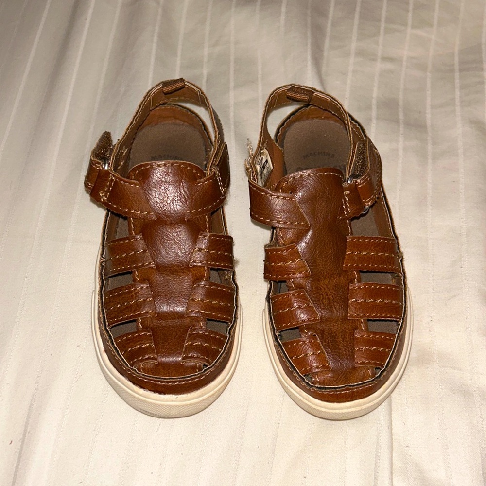 OshKosh Cilan Fisherman Sandals Size 7c